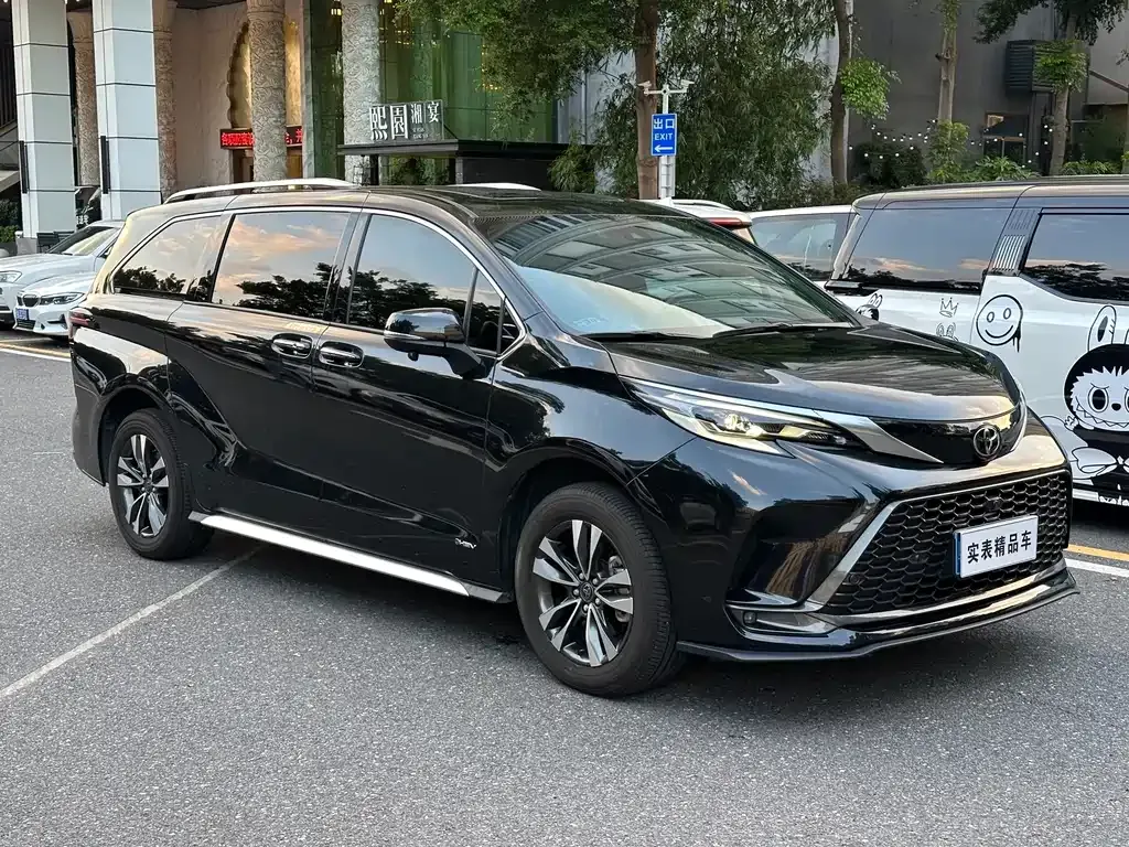 Toyota Granvia — фото 5