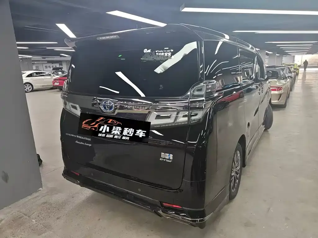 Toyota Vellfire — фото 4