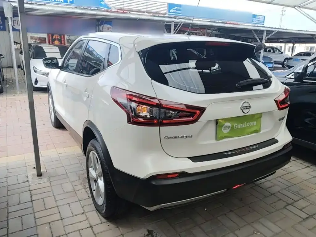 Nissan Qashqai — фото 10