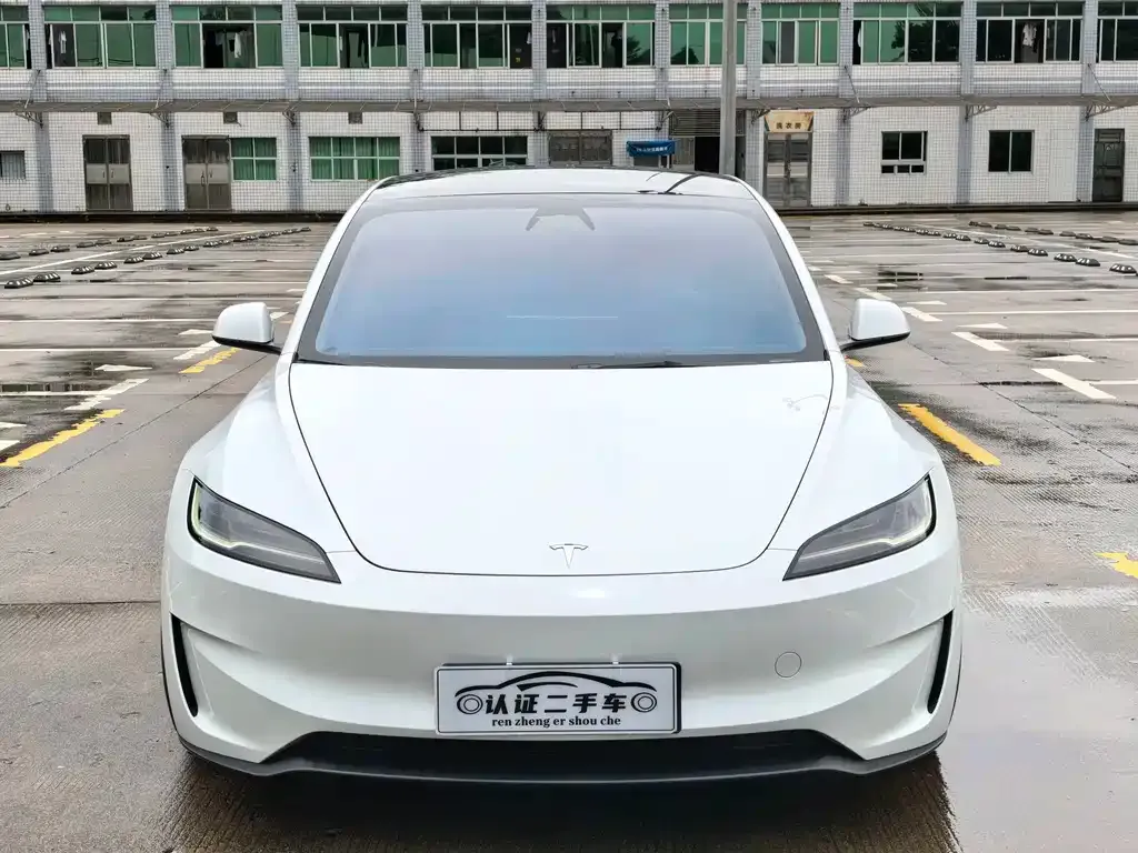Tesla Model 3 — фото 7