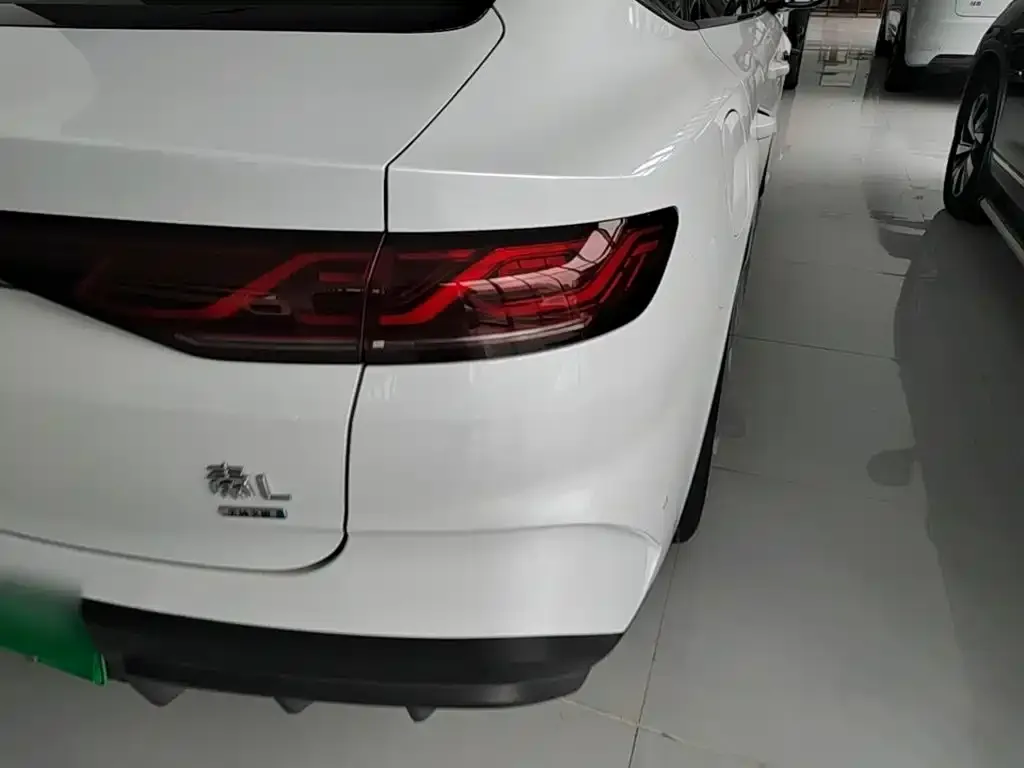 BYD Qin L — фото 7