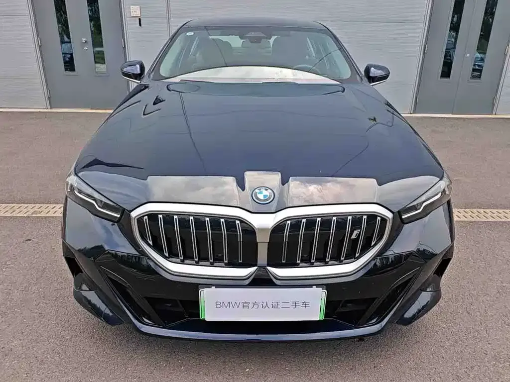 BMW i5 — фото 3
