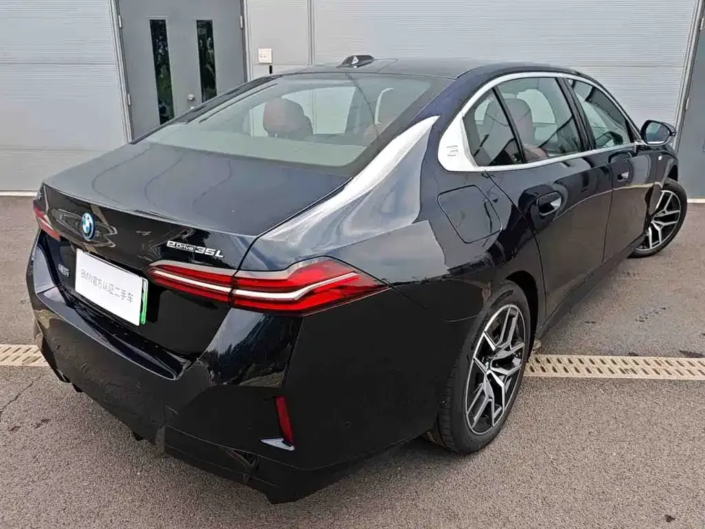 BMW i5 — фото 8