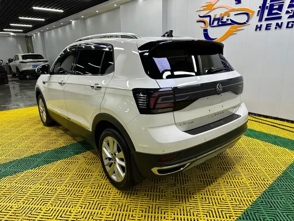 Volkswagen T-Cross — фото 10