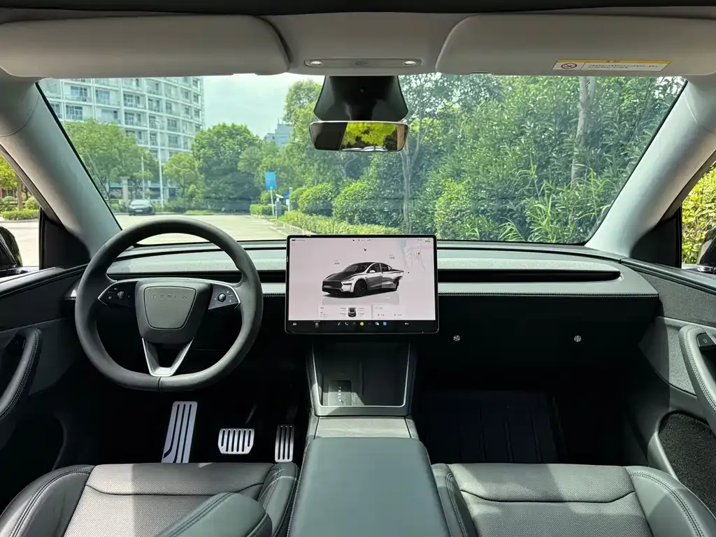 Tesla Model Y — фото 8