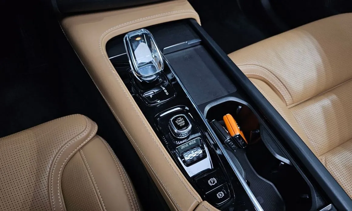 Volvo XC90 — фото 10