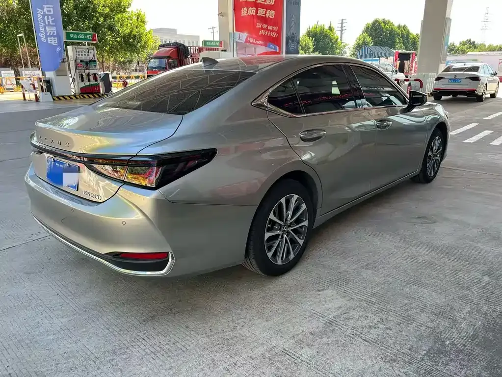 Lexus ES — фото 6