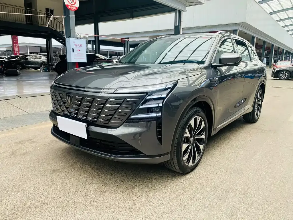 Changan CS75PLUS — фото 1