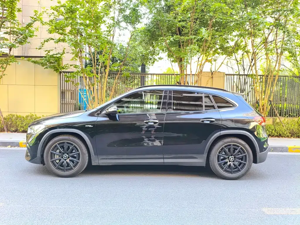 Mercedes-Benz GLA AMG — фото 10
