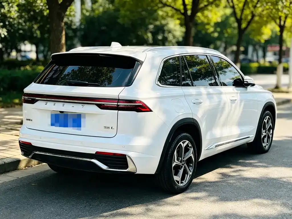 Geely Xingyue L — фото 3