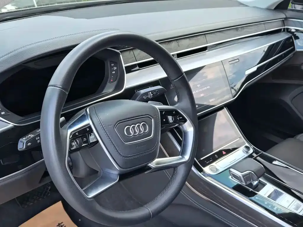 Audi A8 — фото 4