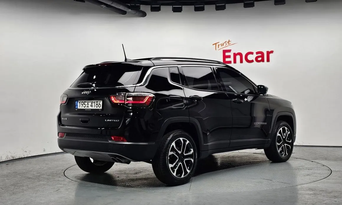 Jeep Compass — фото 2