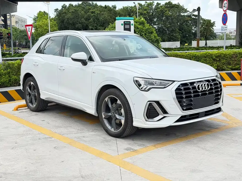 Audi Q3 — фото 7