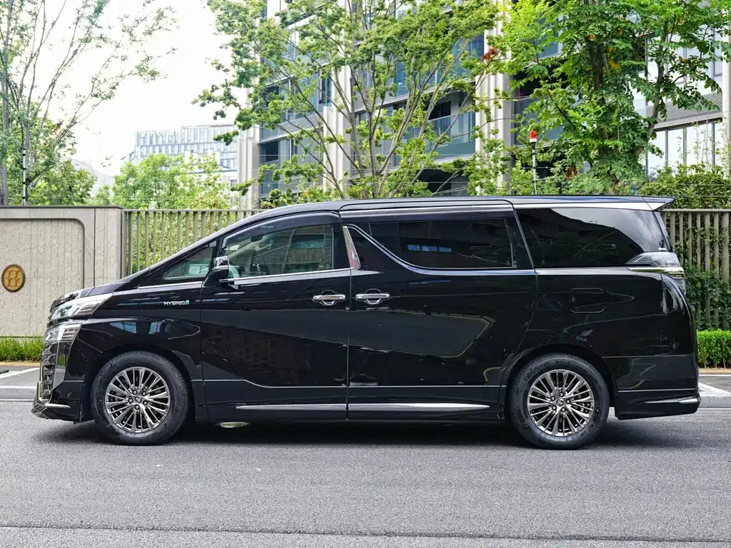 Toyota Vellfire — фото 8