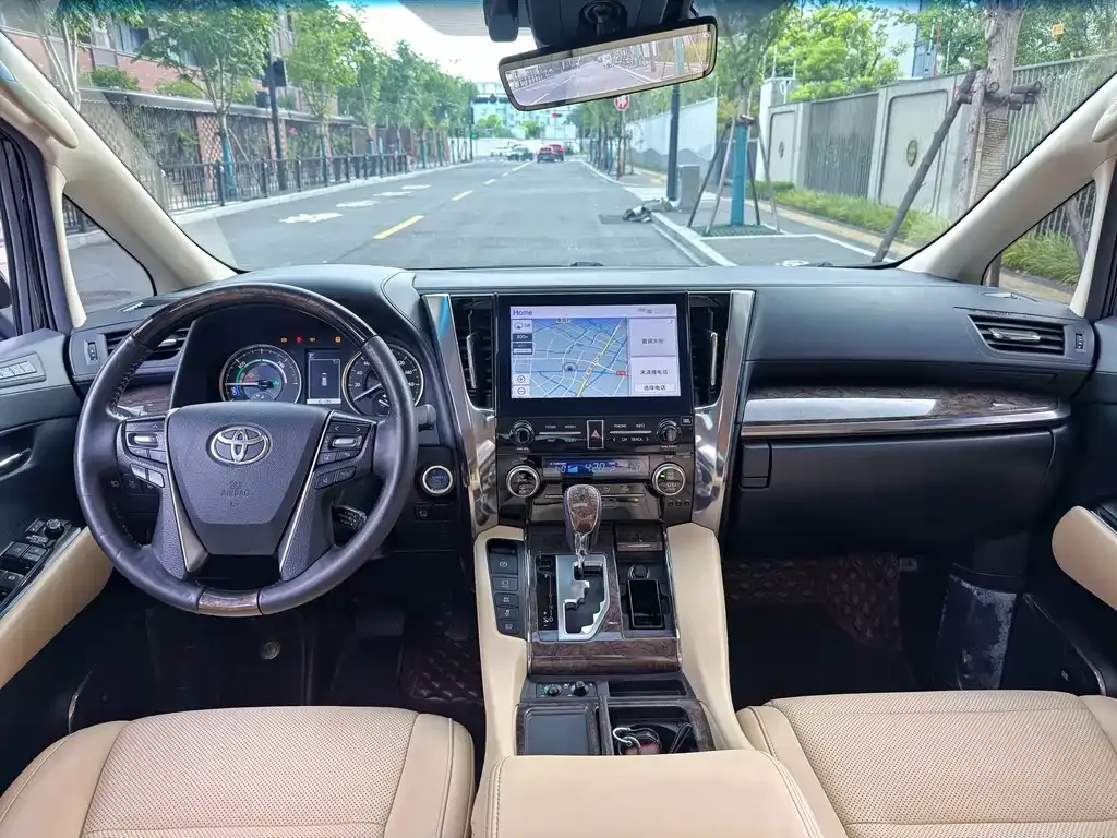 Toyota Vellfire — фото 10