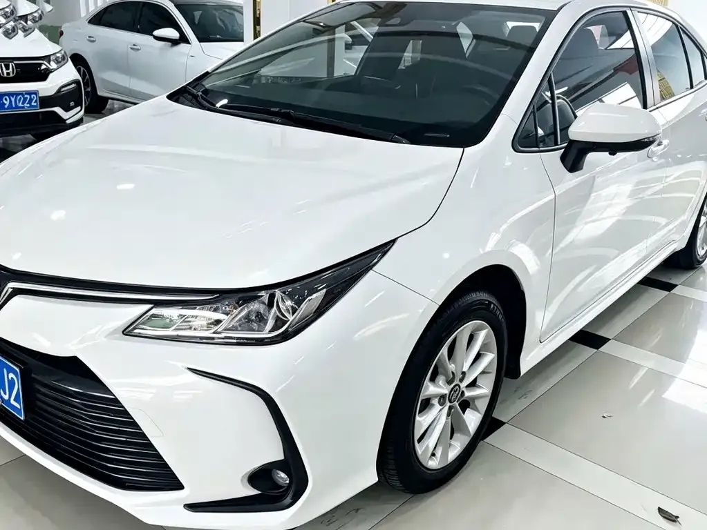 Toyota Corolla — фото 5