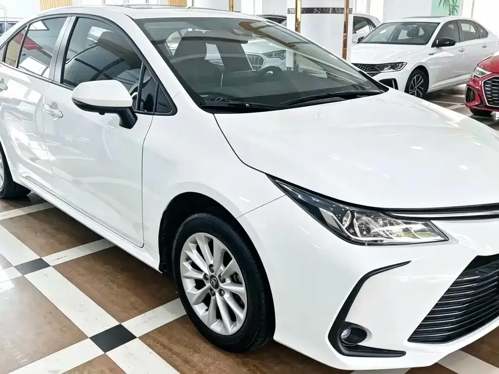 Toyota Corolla — фото 8