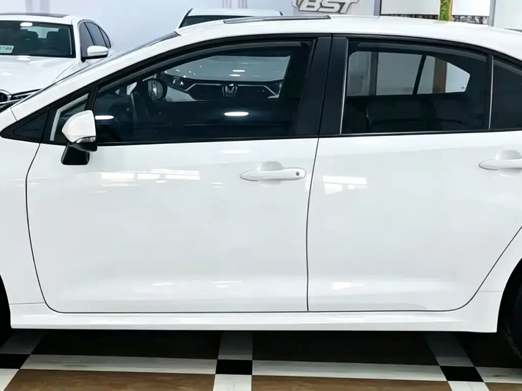Toyota Corolla — фото 2