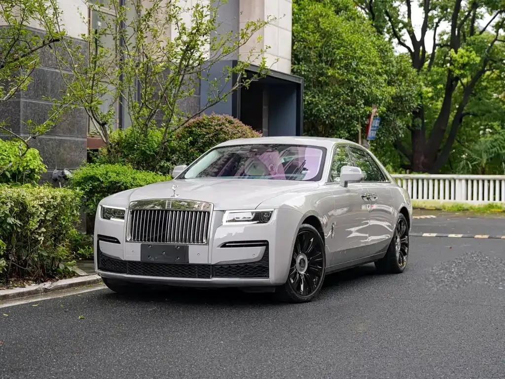 Rolls-Royce Ghost — фото 1