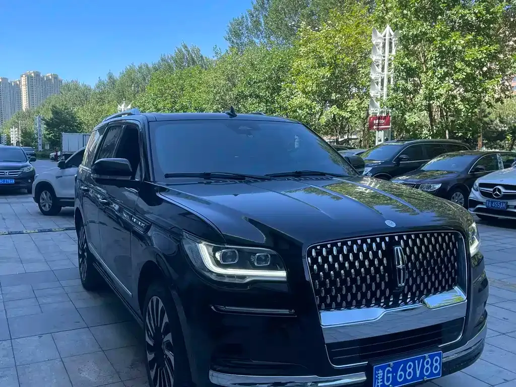Lincoln Navigator — фото 1
