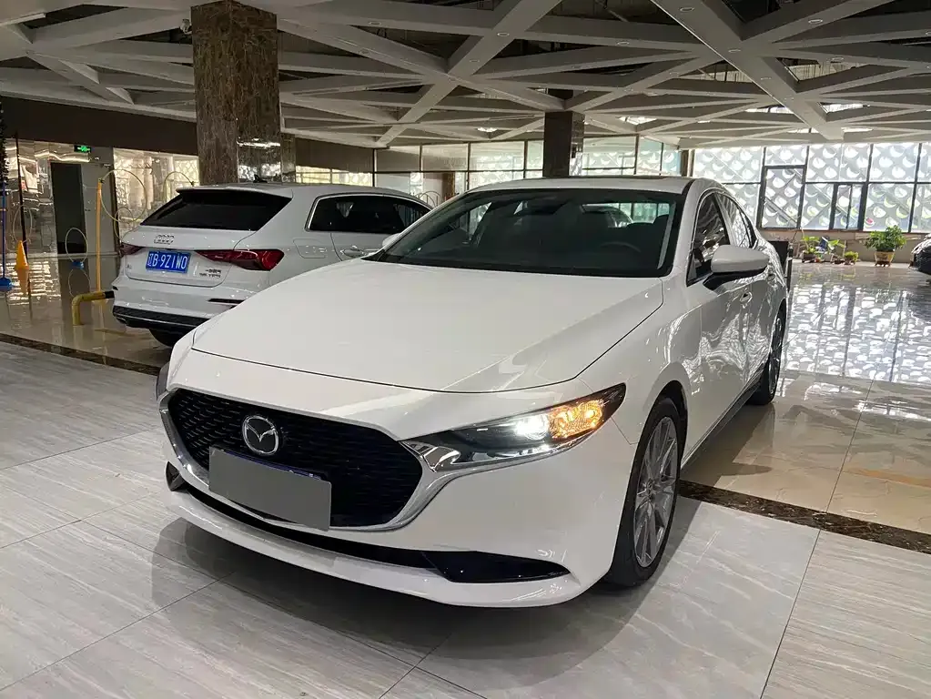 Mazda 3 Axela — фото 2