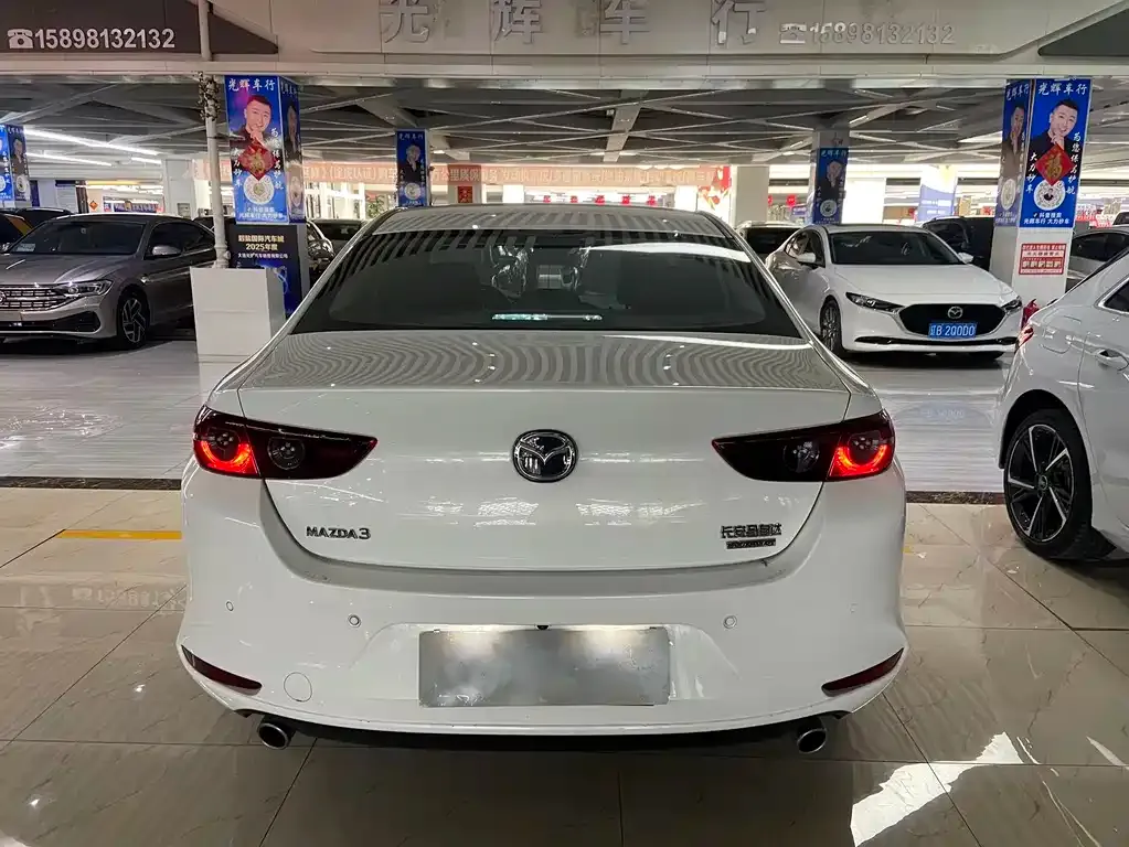 Mazda 3 Axela — фото 3
