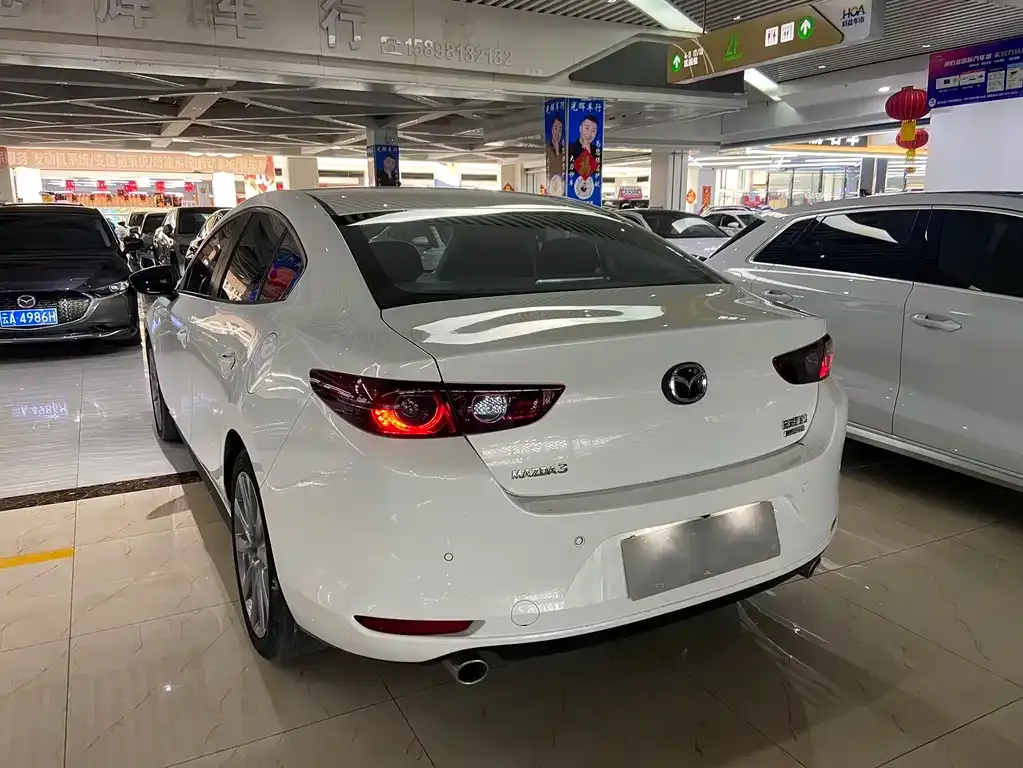 Mazda 3 Axela — фото 4