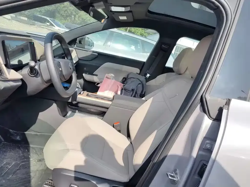 Volvo XC70 Plug-in Hybrid — фото 6