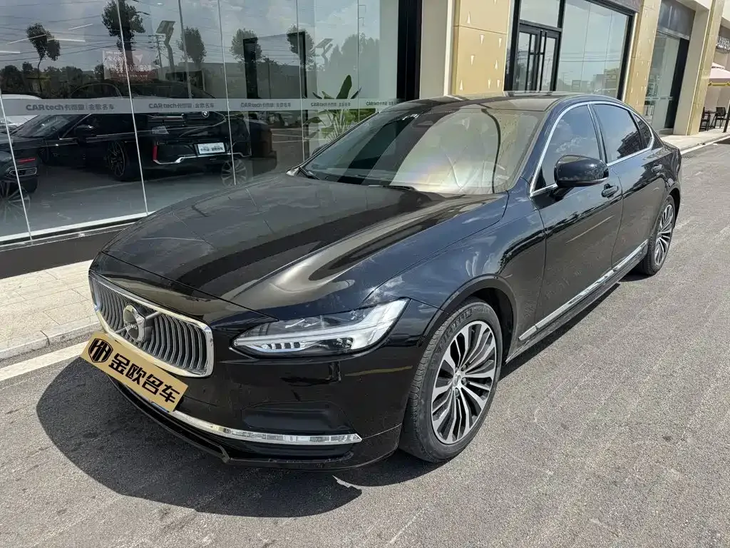 Volvo S90 — фото 1