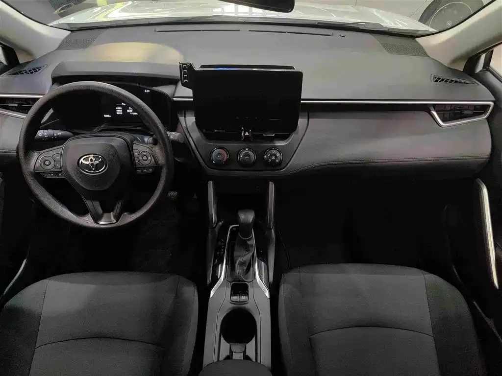 Toyota Corolla Cross — фото 4