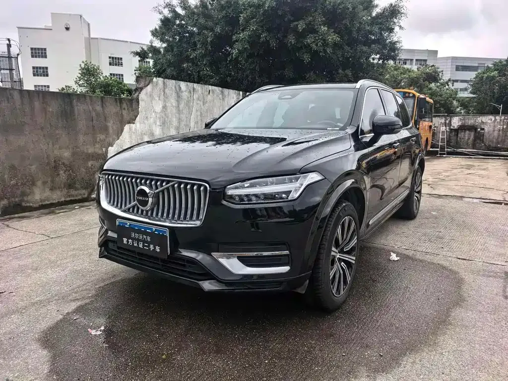 Volvo XC90 — фото 1