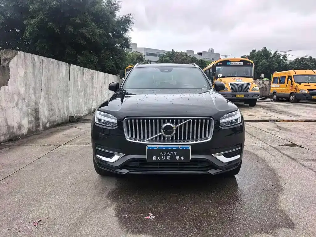 Volvo XC90 — фото 8