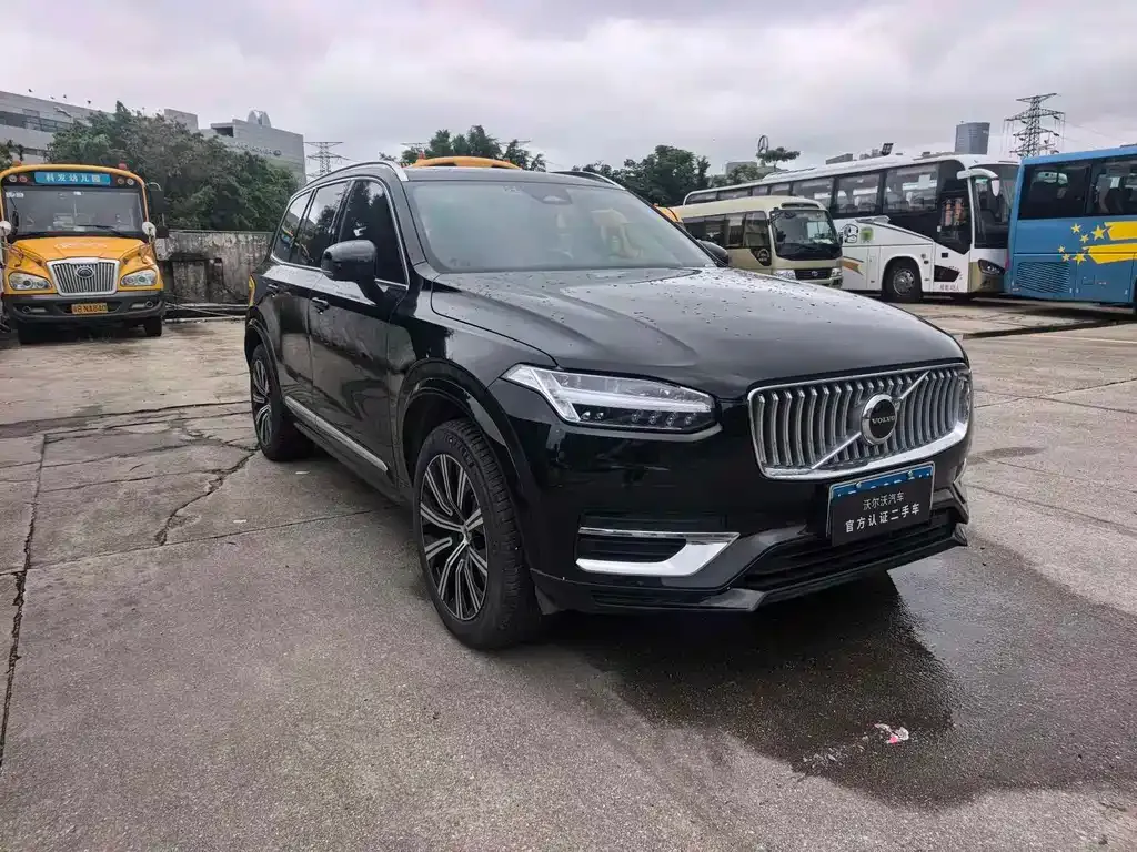 Volvo XC90 — фото 9