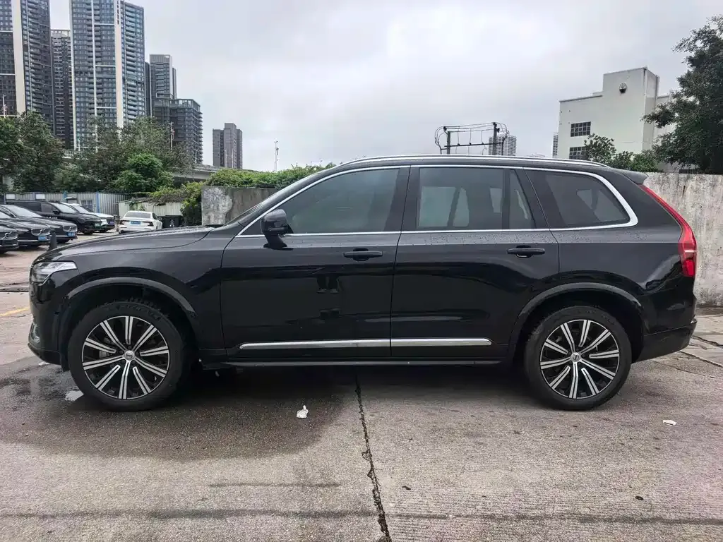Volvo XC90 — фото 10