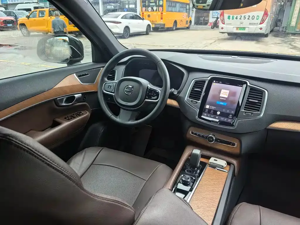 Volvo XC90 — фото 4