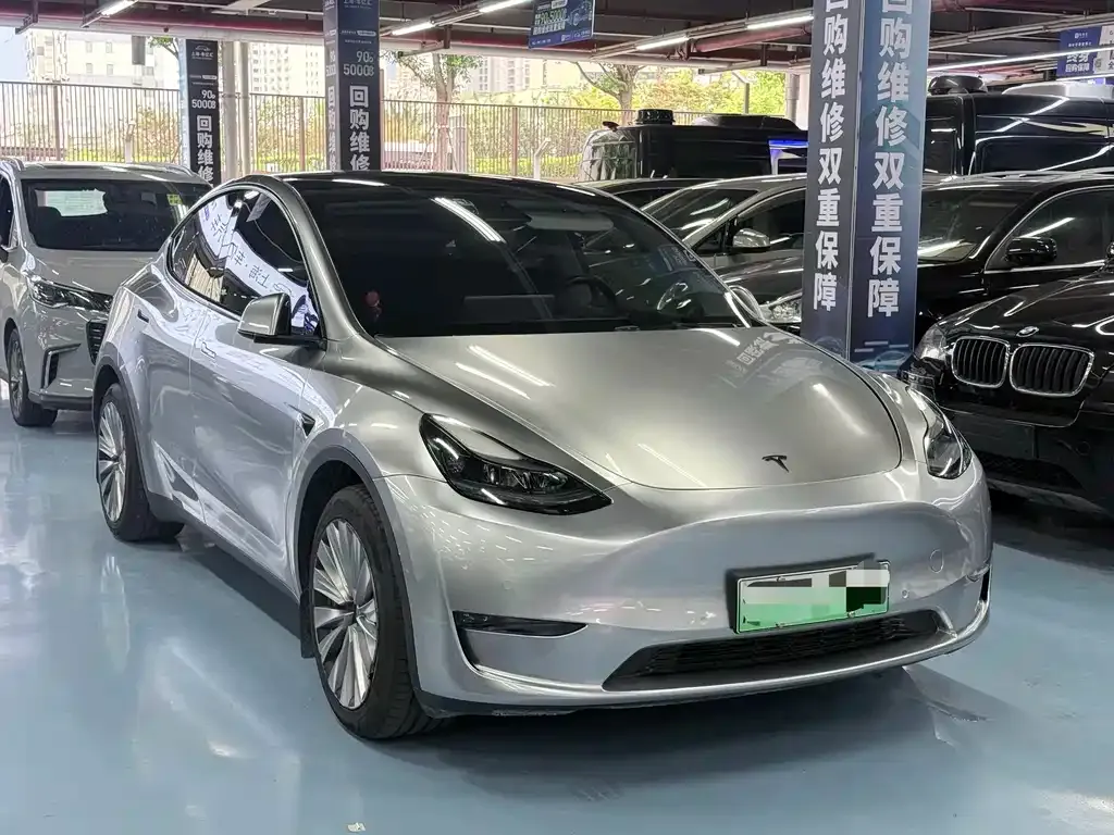 Tesla Model Y — фото 5