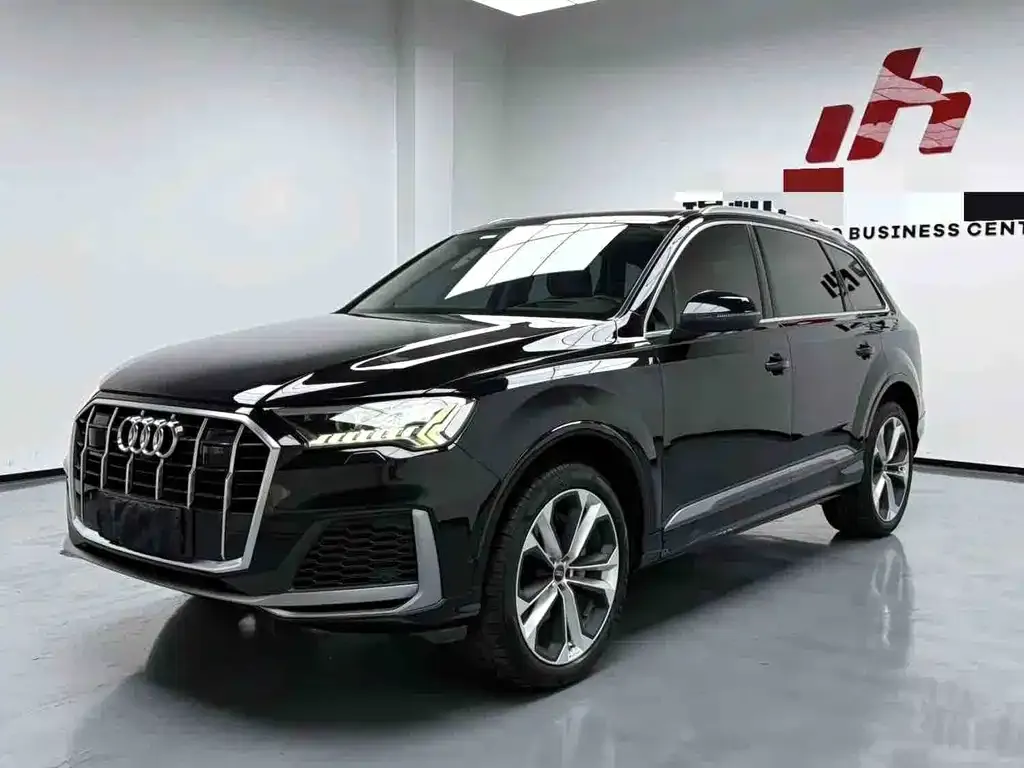 Audi Q7 — фото 1