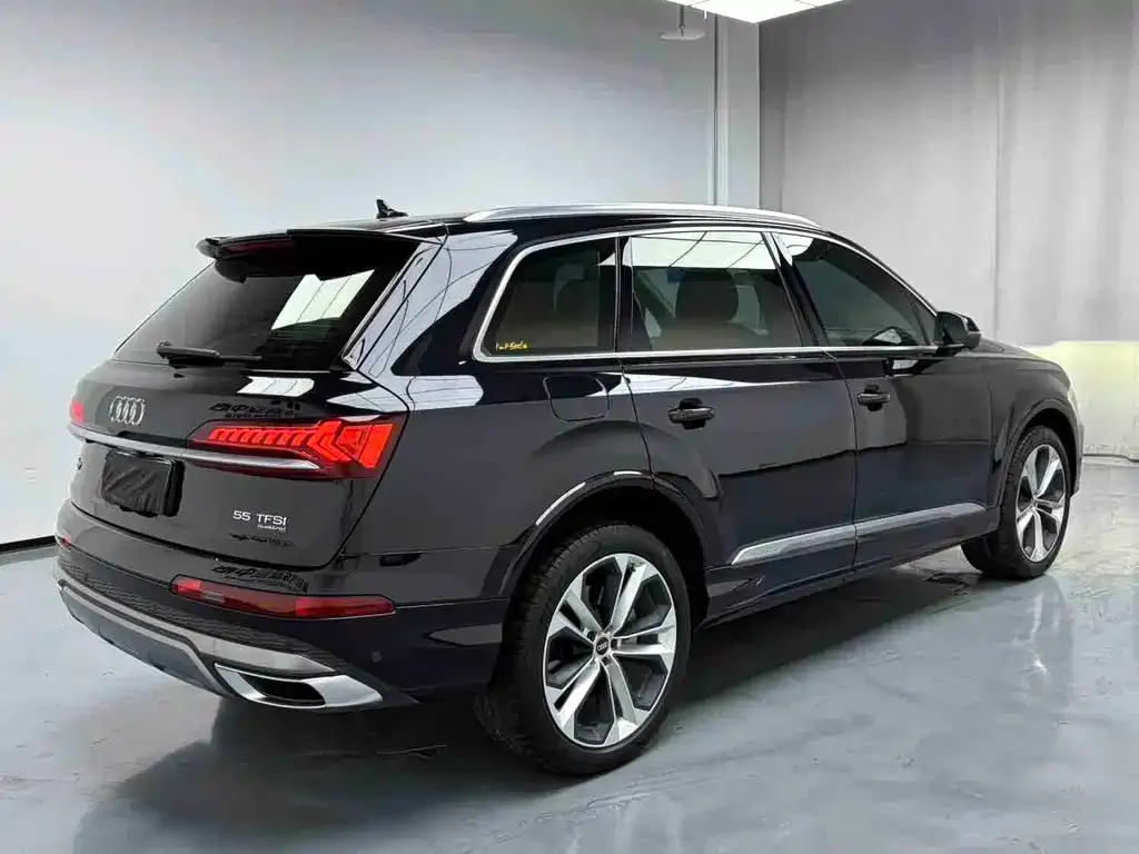 Audi Q7 — фото 6