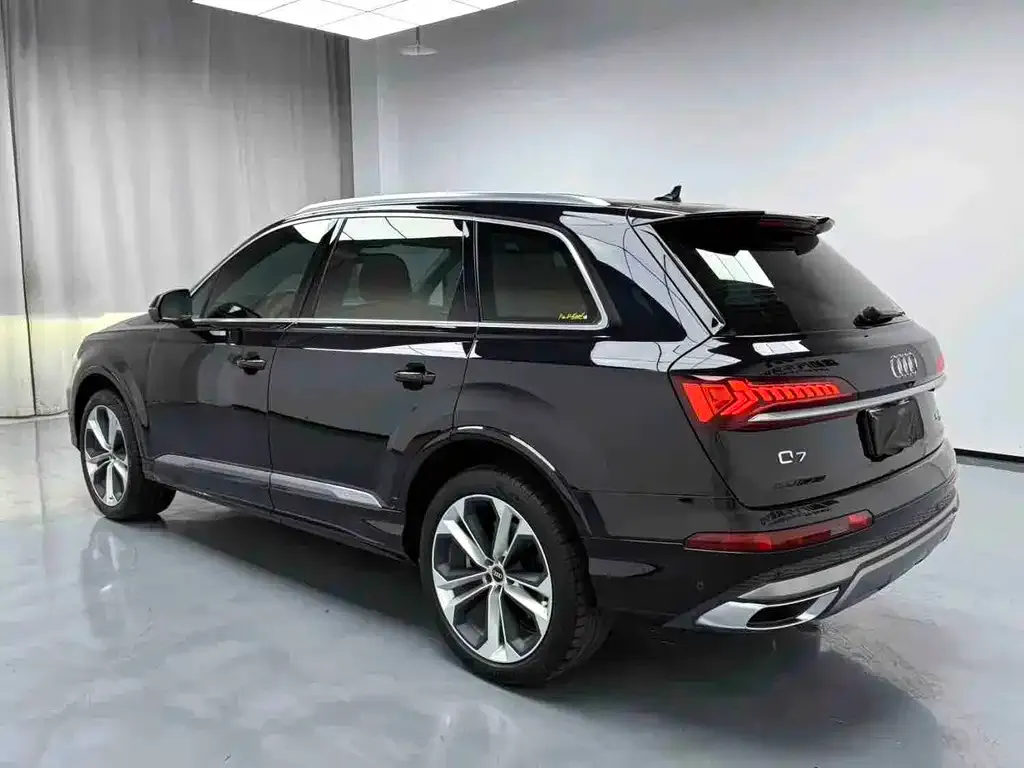 Audi Q7 — фото 3