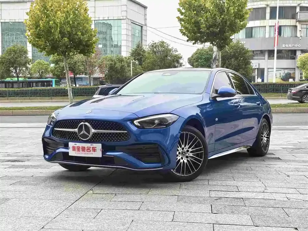 Mercedes-Benz C-Class — фото 1