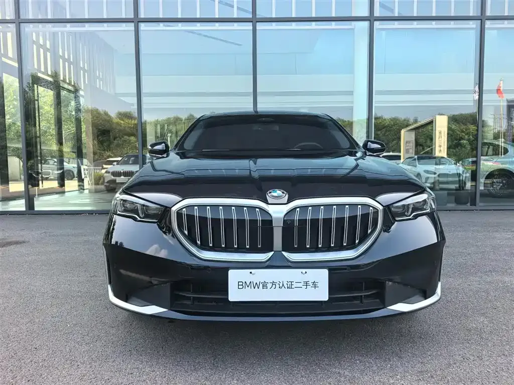 BMW 5 Series — фото 5