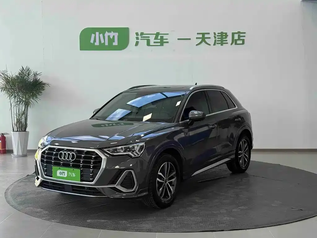 Audi Q3 — фото 1