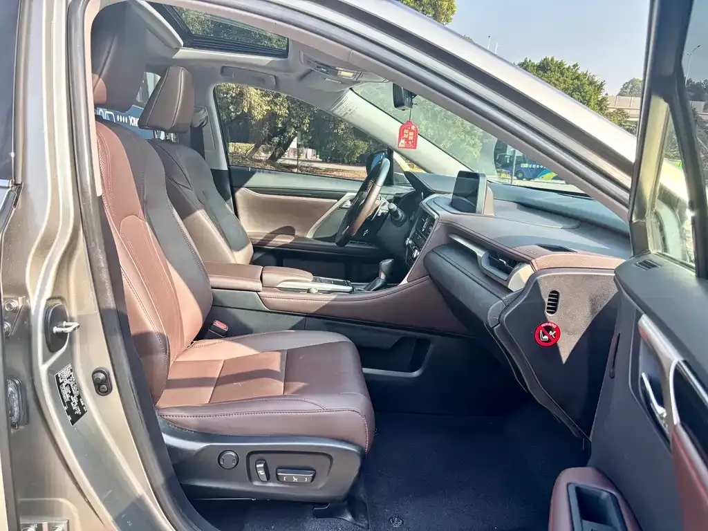 Lexus RX — фото 10