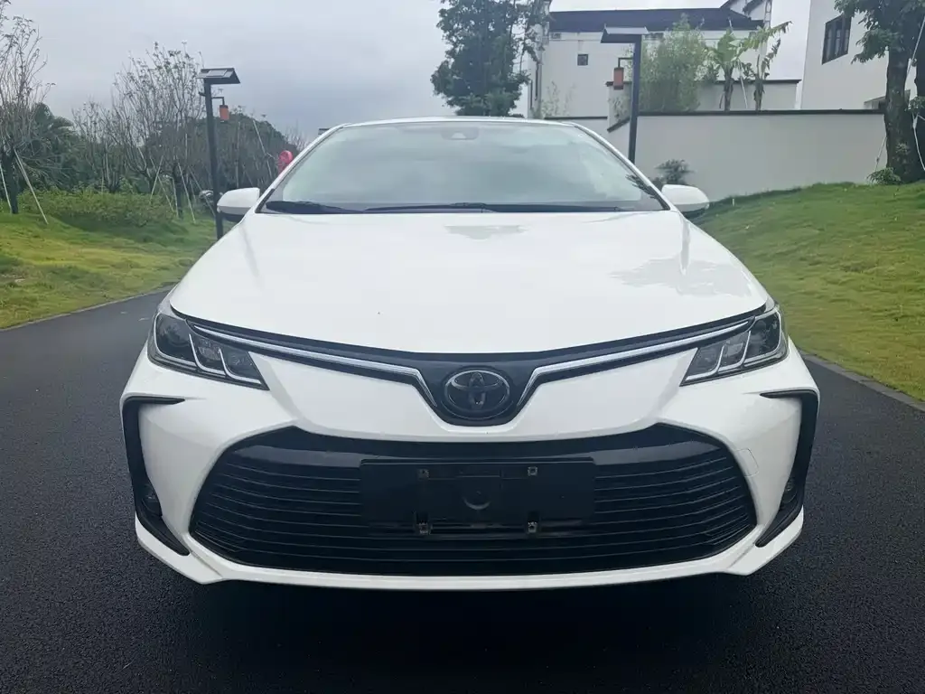 Toyota Corolla — фото 4