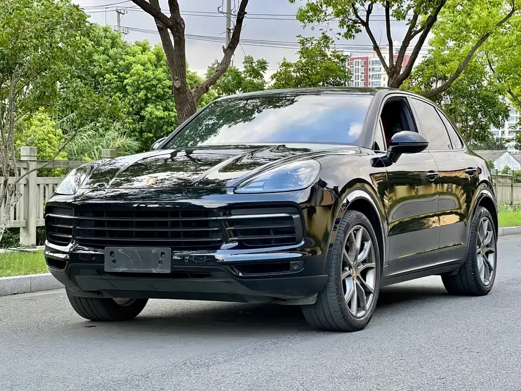 Porsche Cayenne — фото 1