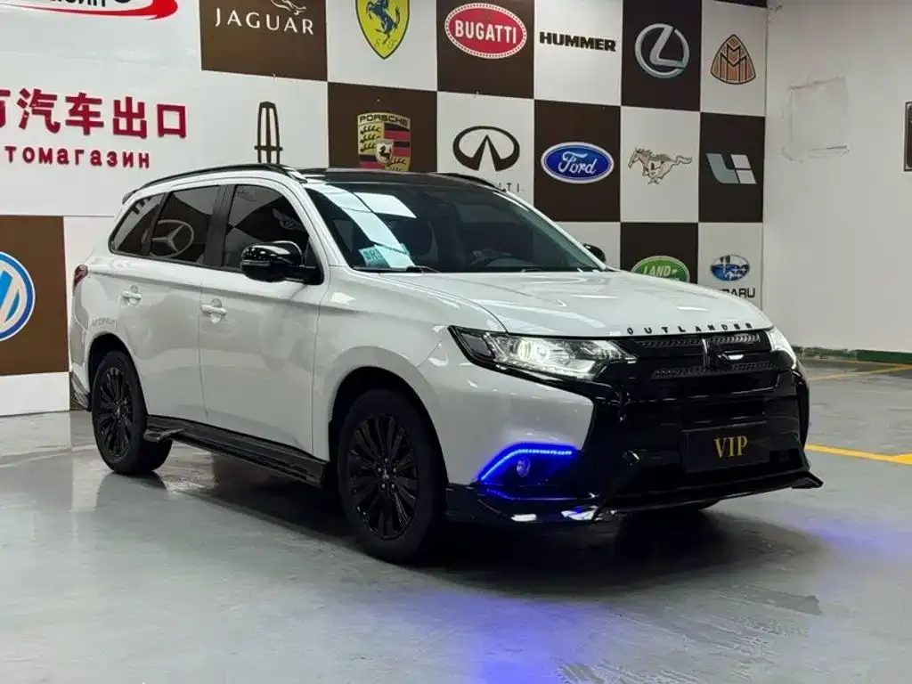 Mitsubishi Outlander — фото 2