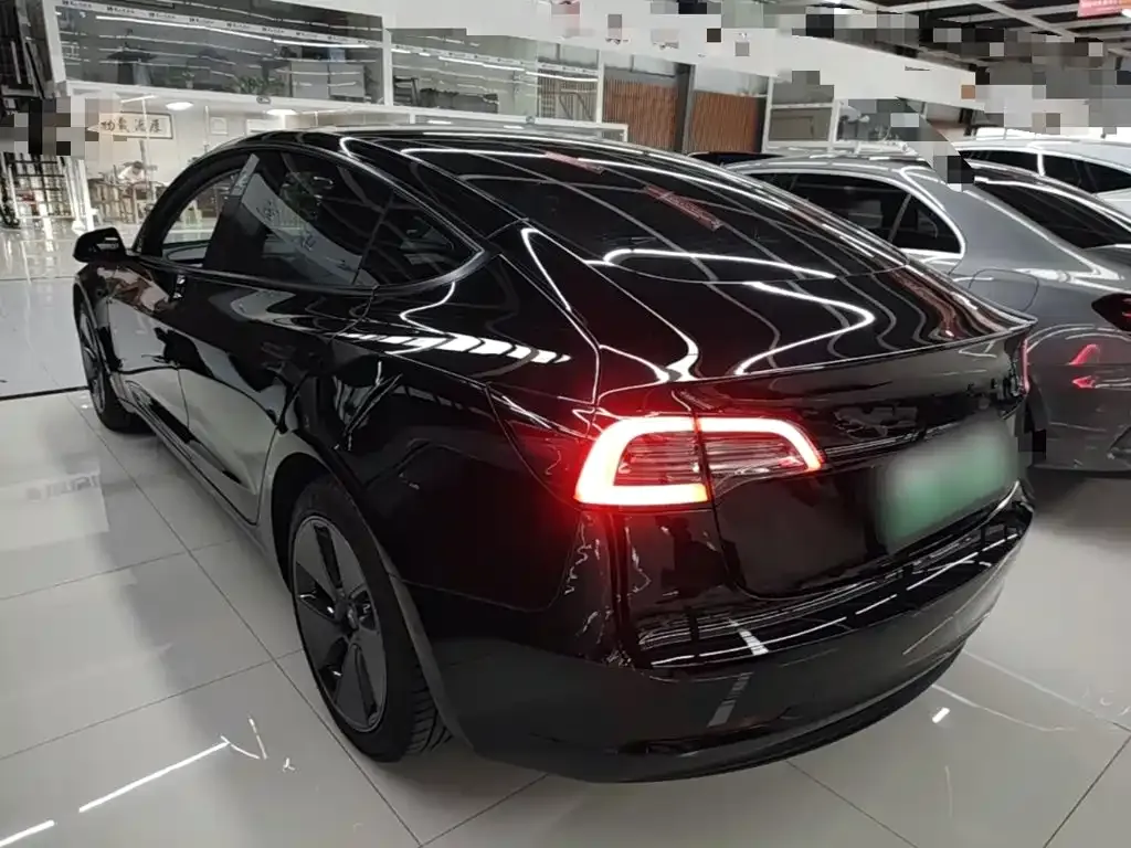 Tesla Model 3 — фото 6