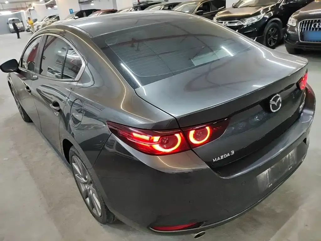 Mazda 3 Axela — фото 10