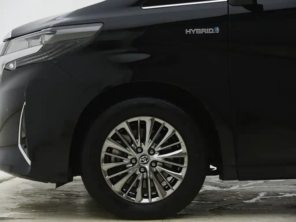 Toyota Alphard — фото 7