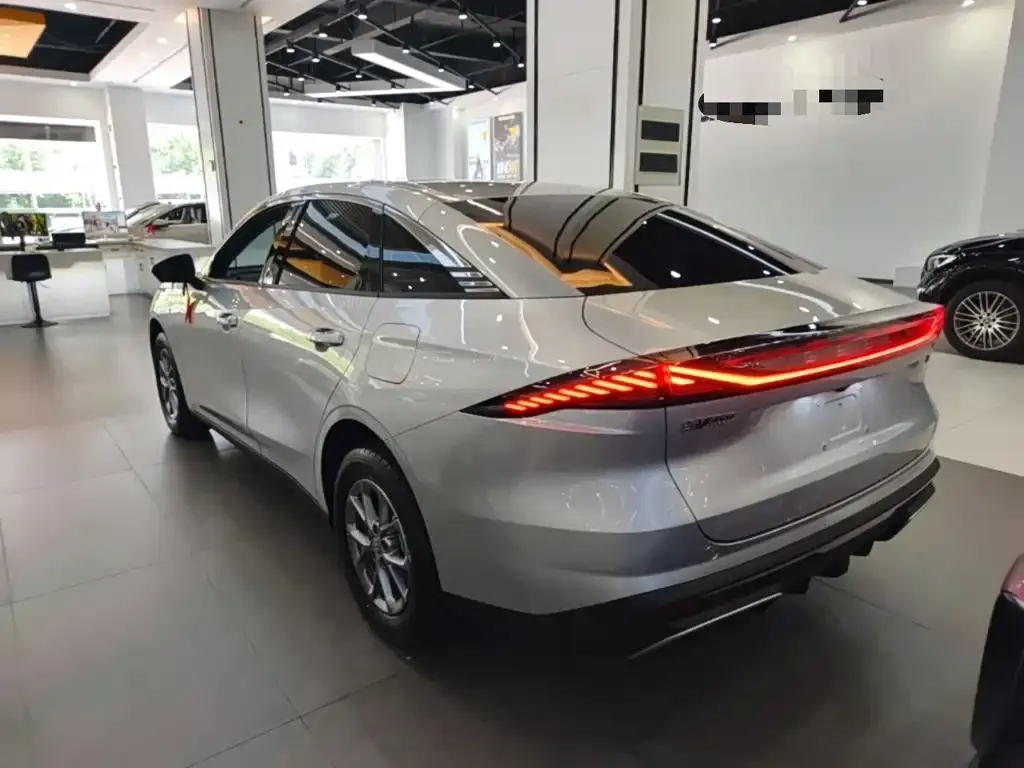 Geely Galaxy L6 — фото 3